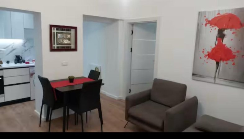 Tirane, jepet me qera apartament 1+1+Ballkon Kati 3, 65 m² 650 € (Rruga e Kavajës)