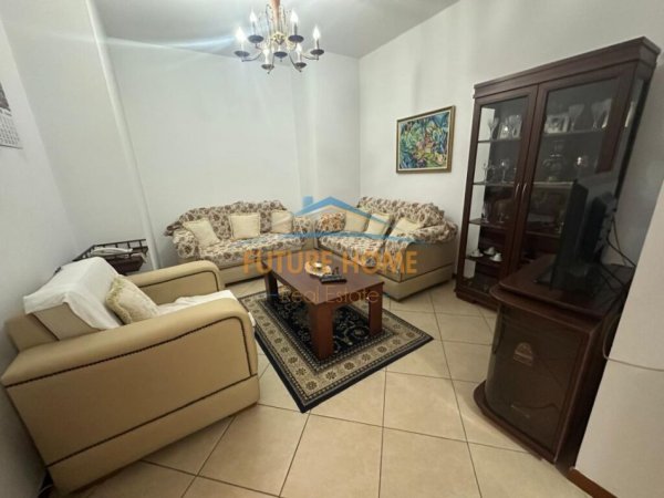 Tirane, jepet me qera 2+1+Ballkon Kati 3, 90 m² 700 € (Sami Frasheri)