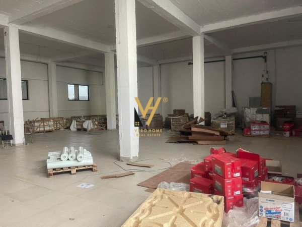 Tirane, jepet me qera magazine Kati 0, 380 m² 2.660 € (RRUGA 5 MAJI)