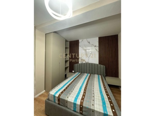Tirane, jepet me qera apartament 2+1+Aneks Kati 2, 88 m² 1.500 € (Shkolla e Kuqe)