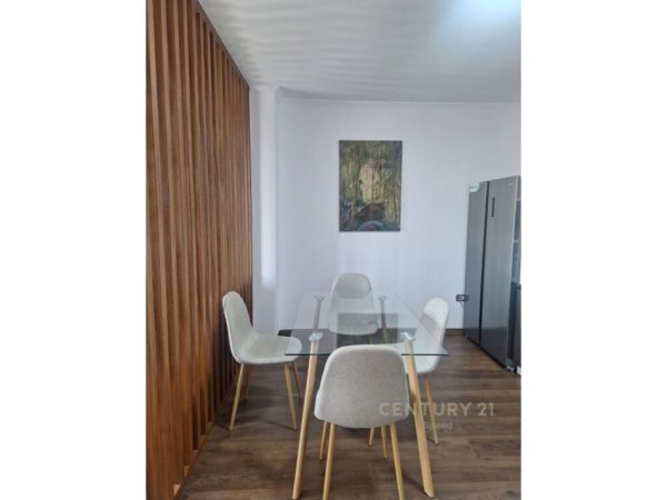 Tirane, shes apartament 2+1+Ballkon Kati 5, 120 m² 175.000 € (Don Bosco)