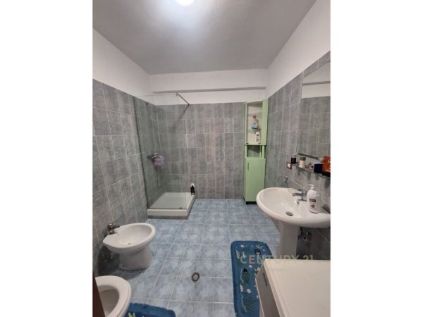 Tirane, shes apartament 2+1+Ballkon Kati 5, 120 m² 175.000 € (Don Bosco)