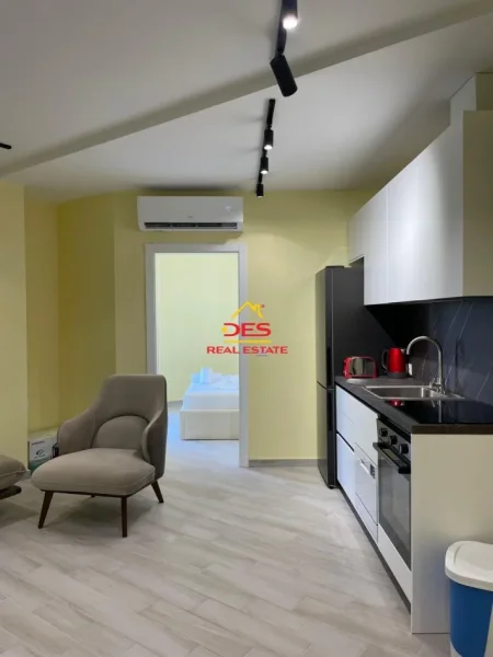 Vlore, jepet me qera apartament 1+1+Ballkon Kati 3, 75 m² 600 € (Rruga Çamëria)
