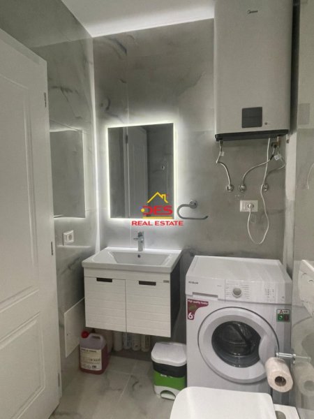 Vlore, jepet me qera apartament 1+1+Ballkon Kati 3, 75 m² 600 € (Rruga Çamëria)