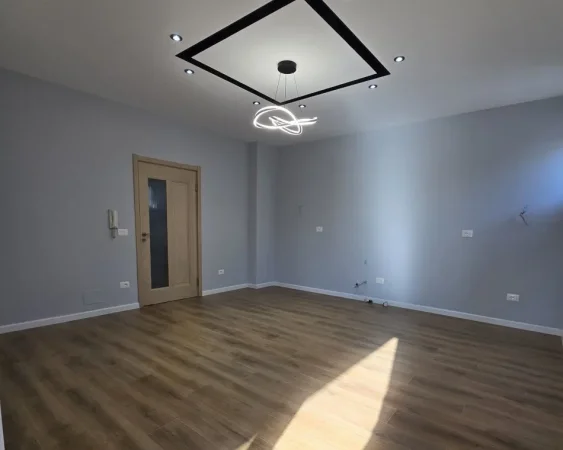 Tirane, shitet apartament 2+1+Aneks+Ballkon Kati 7, 100 m² 108.000 € (pallatet e verdha)