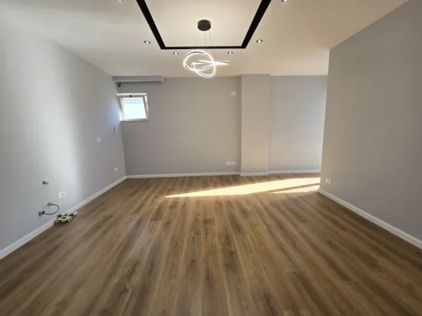 Tirane, shitet apartament 2+1+Aneks+Ballkon Kati 7, 100 m² 108.000 € (pallatet e verdha)