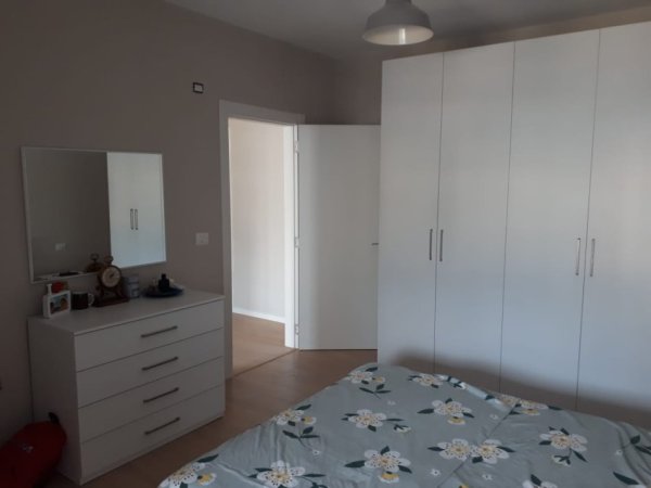Tirane, jepet me qera apartament 1+1 Kati 2, 70 m² 550 € (Ali Demi, prane Maternitetit te Ri)