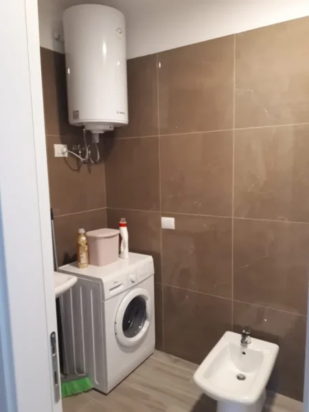 Tirane, jepet me qera apartament 1+1 Kati 2, 70 m² 550 € (Ali Demi, prane Maternitetit te Ri)