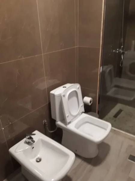 Tirane, jepet me qera apartament 1+1 Kati 2, 70 m² 550 € (Ali Demi, prane Maternitetit te Ri)