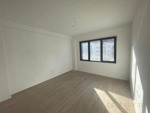 Tirane, shes apartament 2+1+Aneks Kati 3, 105 m² 247.000 € (Pazari I ri)