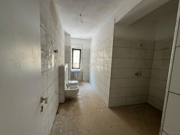 Tirane, shes apartament 2+1+Aneks+Ballkon Kati 0, 116 m² 220.000 € (Residenca Kodra e Diellit 2)