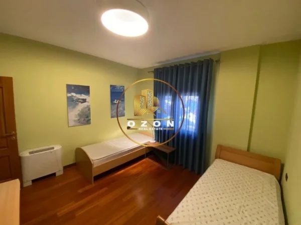 Apartament me Qera 2+1+2, Rruga e Kosovareve!