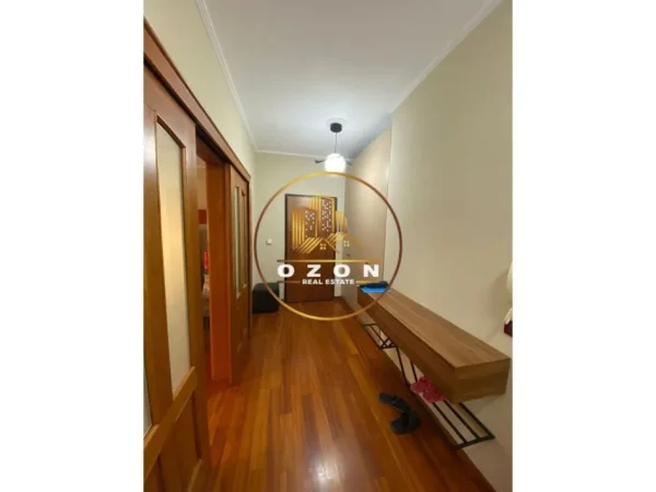 Apartament me Qera 2+1+2, Rruga e Kosovareve!