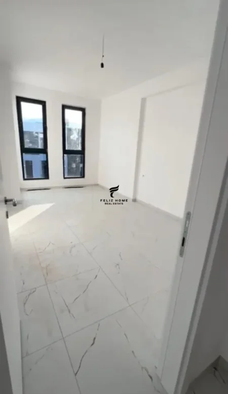 Vlore, shitet apartament 1+1+Ballkon Kati 7, 70 m² 92.000 € (ORIKUM)