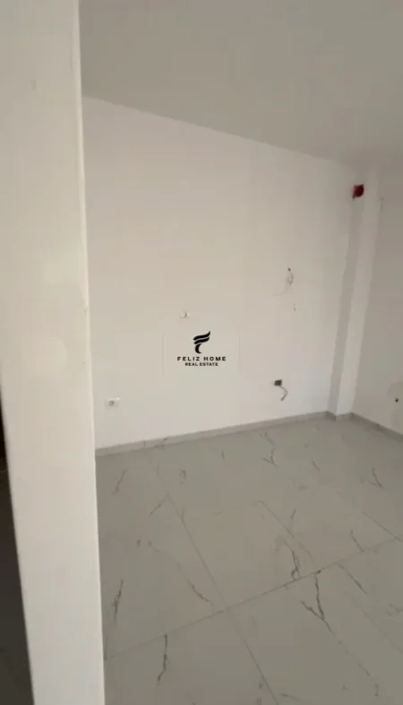 Vlore, shitet apartament 1+1+Ballkon Kati 7, 70 m² 92.000 € (ORIKUM)