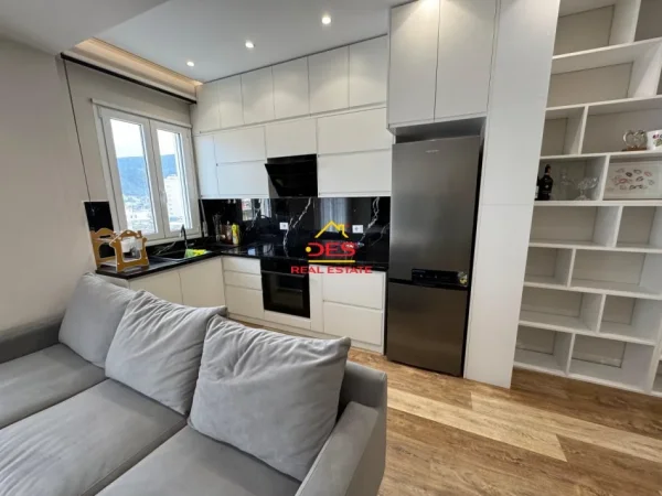 Vlore, shitet apartament 2+1+Ballkon Kati 4, 90 m² 188.000 € (Rruga Pelivan Leskaj)