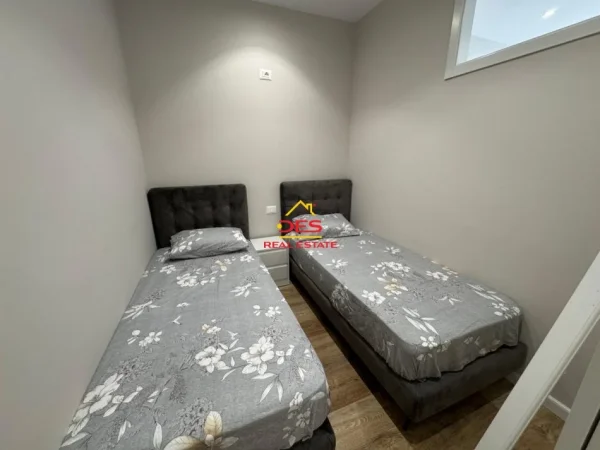 Vlore, shitet apartament 2+1+Ballkon Kati 4, 90 m² 188.000 € (Rruga Pelivan Leskaj)