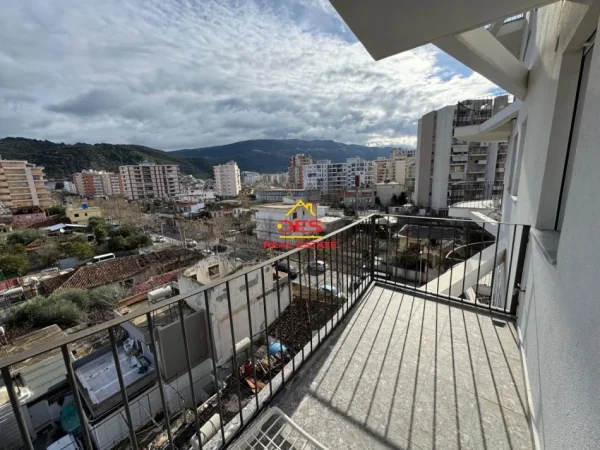 Vlore, shitet apartament 2+1+Ballkon Kati 4, 90 m² 188.000 € (Rruga Pelivan Leskaj)