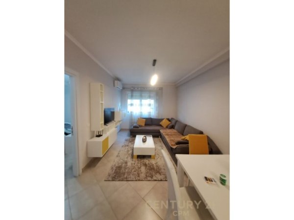 Tirane, jepet me qera apartament 2+1+Aneks+Ballkon Kati 3, 84 m² 700 € (Kodra e Diellit)