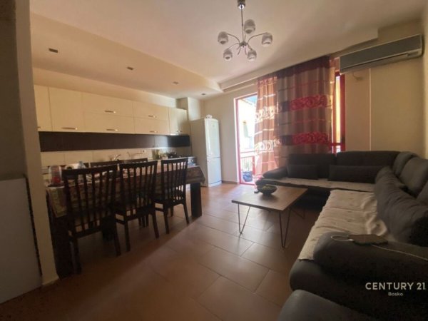 Tirane, jepet me qera apartament 2+1+Aneks+Ballkon Kati 5, 105 m² 700 € (DON BOSKO)