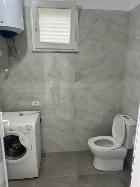 Tirane, jepet me qera apartament 1+1+Ballkon Kati 1, 60 m² 400 € (KODRA E PRIFTIT)