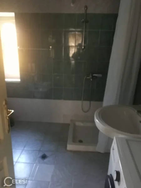 Tirane, jepet me qera apartament 3+1+Ballkon Kati 2, 120 m² 400 € (TREGU ELEKTRIK)