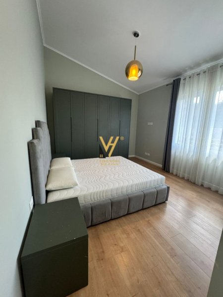 Tirane, jepet me qera Vile 3 Katshe Kati 0, 900 m² 2.800 € (TEGU)