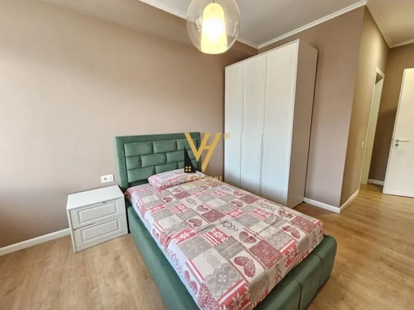 Tirane, jepet me qera Vile 3 Katshe Kati 0, 900 m² 2.800 € (TEGU)