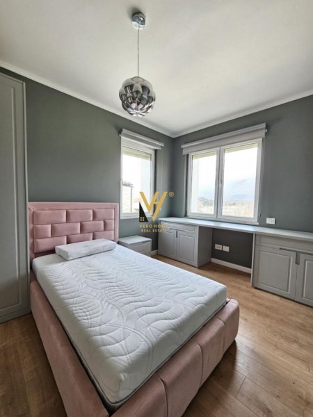 Tirane, jepet me qera Vile 3 Katshe Kati 0, 900 m² 2.800 € (TEGU)