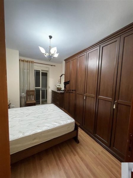 Tirane, jepet me qera apartament 2+1 Kati 6, 100 m² 680 € (HARRY FULTZ)