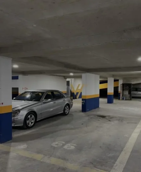 Tirane, shitet garazh Kati 3, 15 m² 42.000 € (RRUGA E KAVAJES)