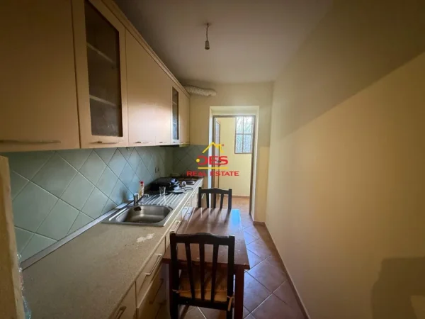 Vlore, shitet apartament 1+1+Ballkon Kati 1, 55 m² 70.000 € (Rruga Dush Strati, Vlorë)