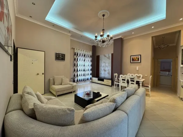 Tirane, jepet me qera apartament 2+1 Kati 5, 200 m² 700 € (Liqeni i That)