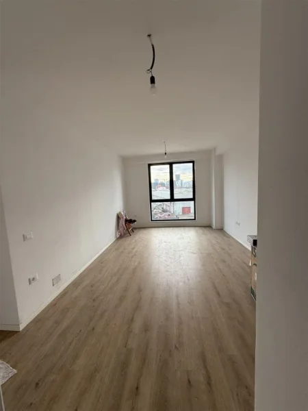 Tirane, jepet me qera apartament 1+1+Ballkon Kati 3, 60 m² 500 € (STACIONI I TRENIT)