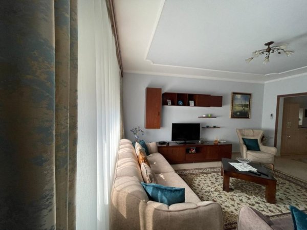 Tirane, jap me qera apartament 2+1+Aneks+Ballkon Kati 3, 137 m² 1.000 € (Faik konica)