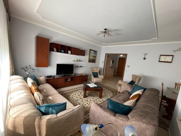 Tirane, jap me qera apartament 2+1+Aneks+Ballkon Kati 3, 137 m² 1.000 € (Faik konica)