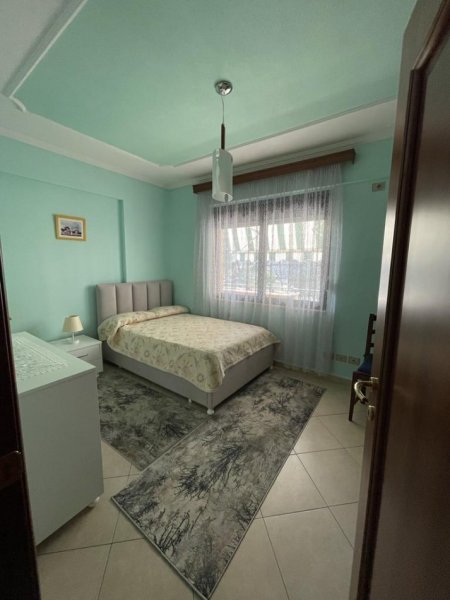 Tirane, jap me qera apartament 2+1+Aneks+Ballkon Kati 3, 137 m² 1.000 € (Faik konica)