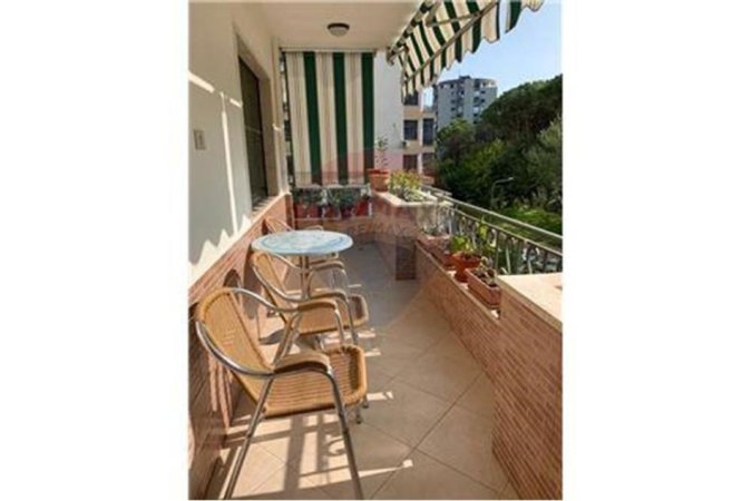 Tirane, jap me qera apartament 2+1+Aneks+Ballkon Kati 3, 137 m² 1.000 € (Faik konica)