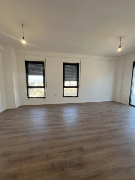 Shqiperi, shitet 3+1+Ballkon Kati 7, 135 m² (Xganfize kemo)