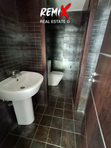 Durres Plazh, shitet ambjent biznesi Kati 0, 140 m² 200.000 € 