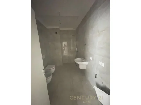 Tirane, shitet apartament 2+1 Kati 3, 105 m² 247.000 € (Prane Pazarit te Ri)