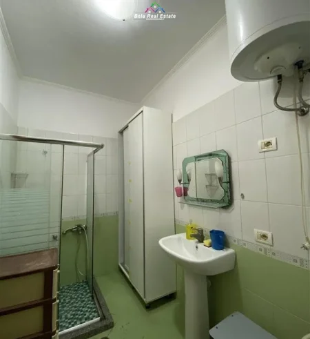 Tirane, jepet me qera apartament 2+1 Kati 4, 104 m² 450 € (astir)