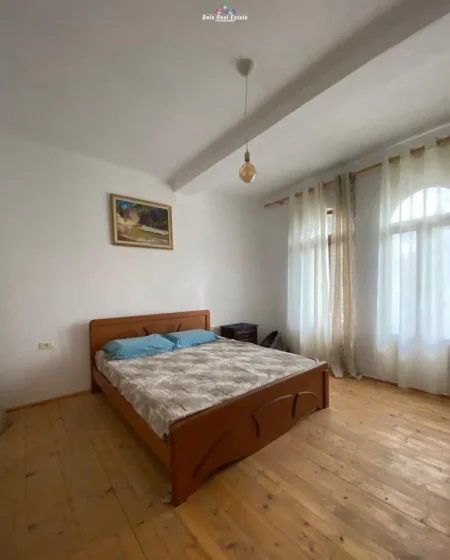 Tirane, jepet me qera Vile Kati 2, 130 m² 500 € (Kopshti Zoologjik)