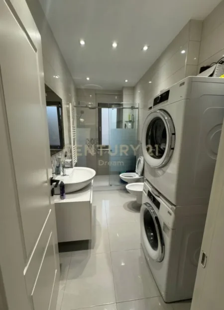 Tirane, shitet apartament 2+1+Ballkon Kati 1, 110 m² 245.000 € (Rruga e Dibrës)