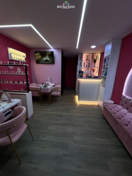 Tirane, jepet me qera lokal Kati 0, 38 m² 300 € (fresk)