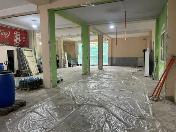 Tirane, jap me qera magazine Kati 0, 568 m² 2.500 € (yzberisht)