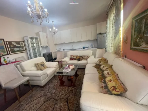Shqiperi, jepet me qera apartament 1+1+Ballkon Kati 7, 73 m² 600 € (rruga e elbasanit)
