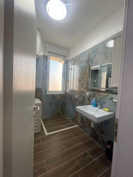 Shqiperi, jepet me qera apartament 1+1+Ballkon Kati 7, 73 m² 600 € (rruga e elbasanit)