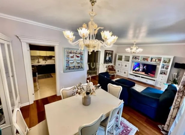 Tirane, shitet apartament+verande | Penthouse 5+1+Ballkon Kati 6, 327 m² 970.000 € (Rruga e Kosovareve)