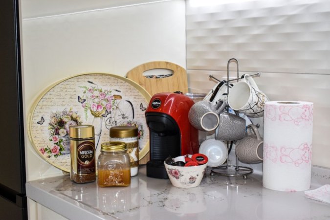 Durres, jepet me qera 1+1+Ballkon Kati 3, 72 m² 10.000 € (Gjiri i Lalzit)